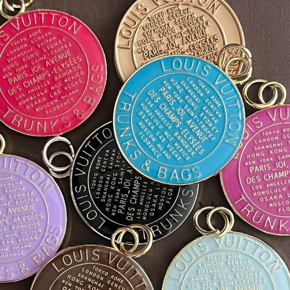 Louis Vuitton Trunks and Bags Charm - Picture 4 of 5